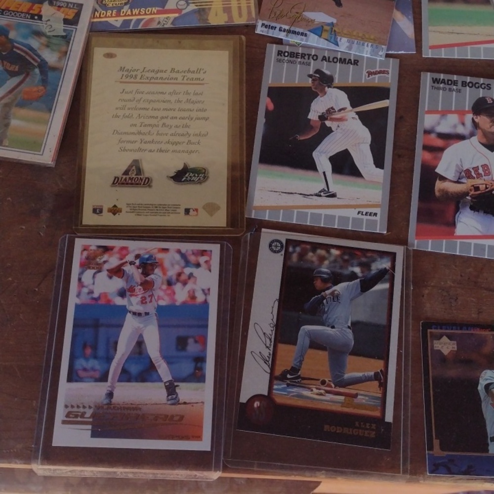 Assorted Baseball Trading Cards - Picture 4 of 7